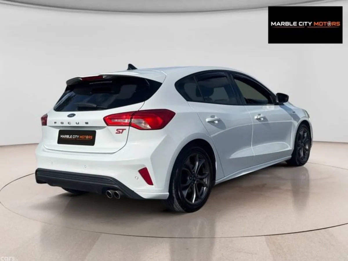 Ford Focus Hatchback, Diesel, 2021, White