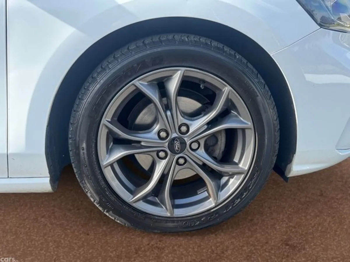 Ford Focus Hatchback, Diesel, 2021, White