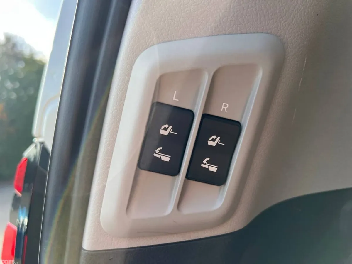 Toyota Land Cruiser SUV, Diesel, 2023, White