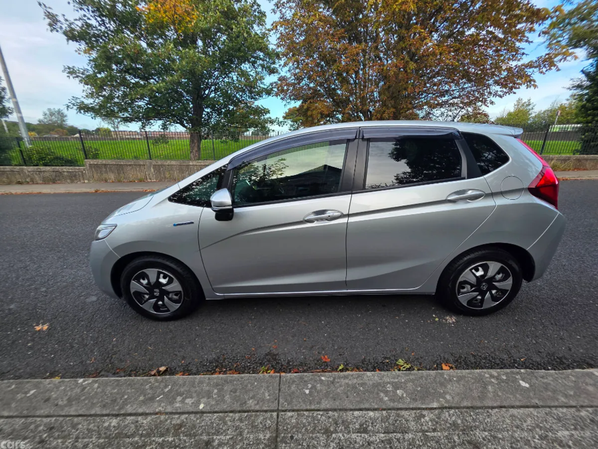 Honda Fit Hatchback, Petrol Hybrid, 2017, Silver