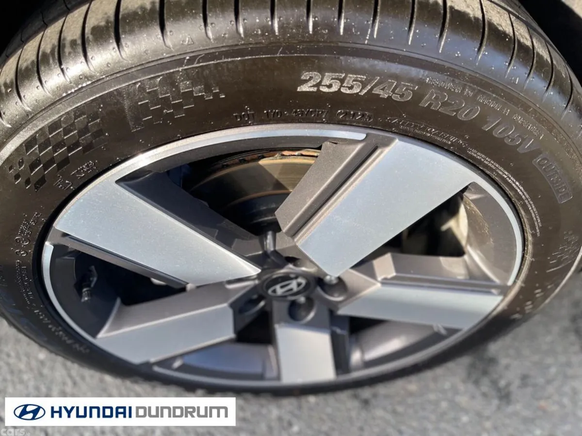Hyundai Santa Fe Estate, Petrol Plug-in Hybrid, 2025, Black