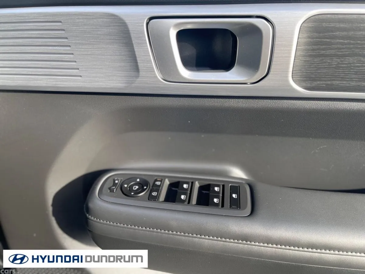 Hyundai Santa Fe Estate, Petrol Plug-in Hybrid, 2025, Black