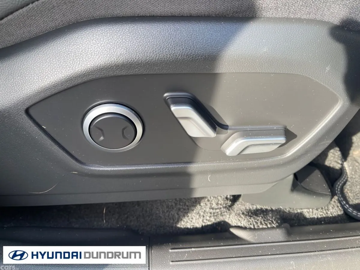 Hyundai Santa Fe Estate, Petrol Plug-in Hybrid, 2025, Black