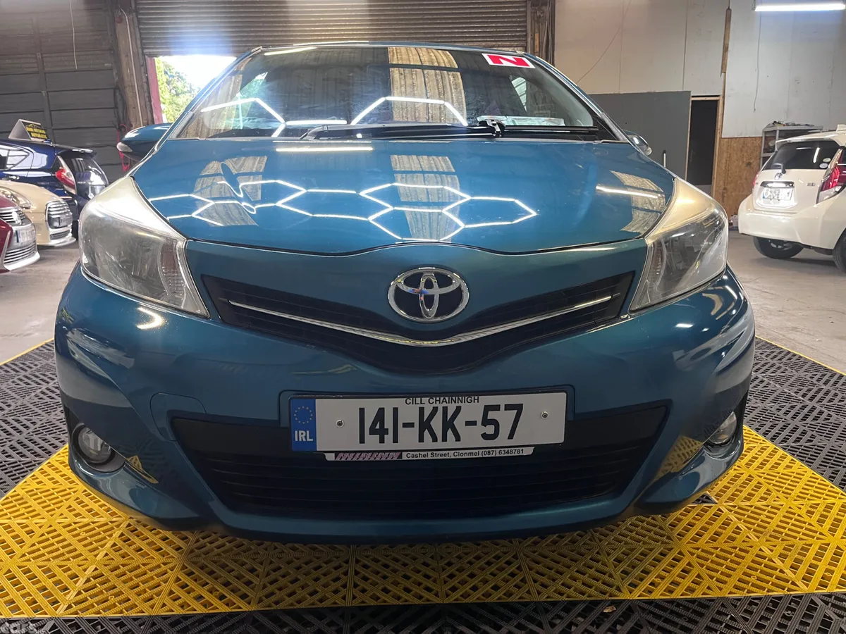 Toyota Yaris Hatchback, Petrol, 2014, Green