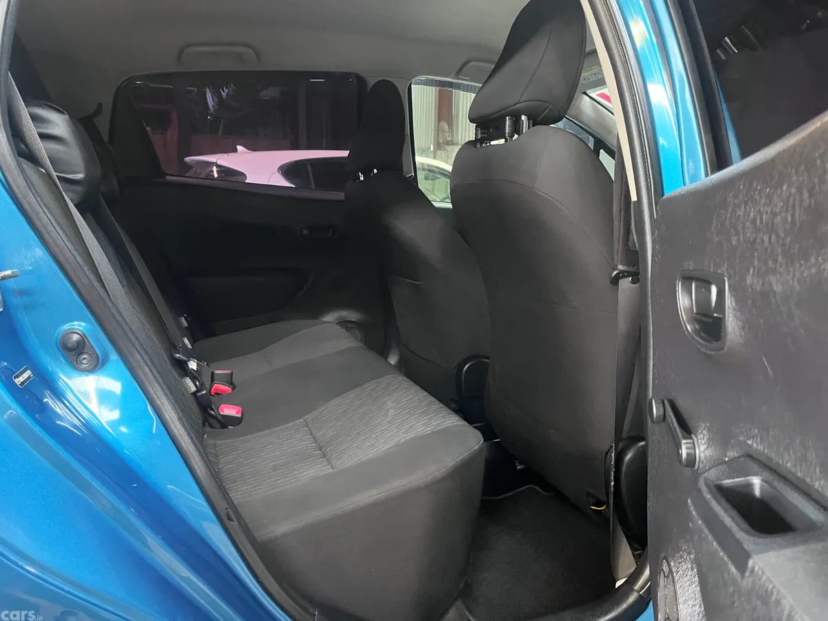 Toyota Yaris Hatchback, Petrol, 2014, Green
