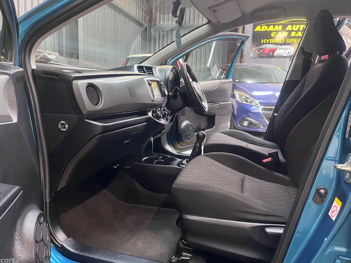 Toyota Yaris Hatchback, Petrol, 2014, Green