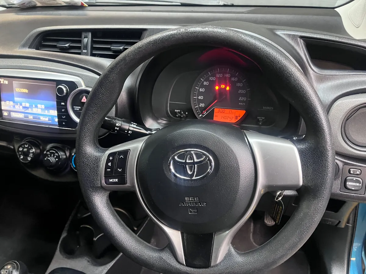 Toyota Yaris Hatchback, Petrol, 2014, Green
