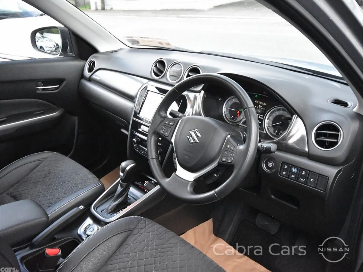 Suzuki Vitara SUV, Petrol Hybrid, 2023, Grey