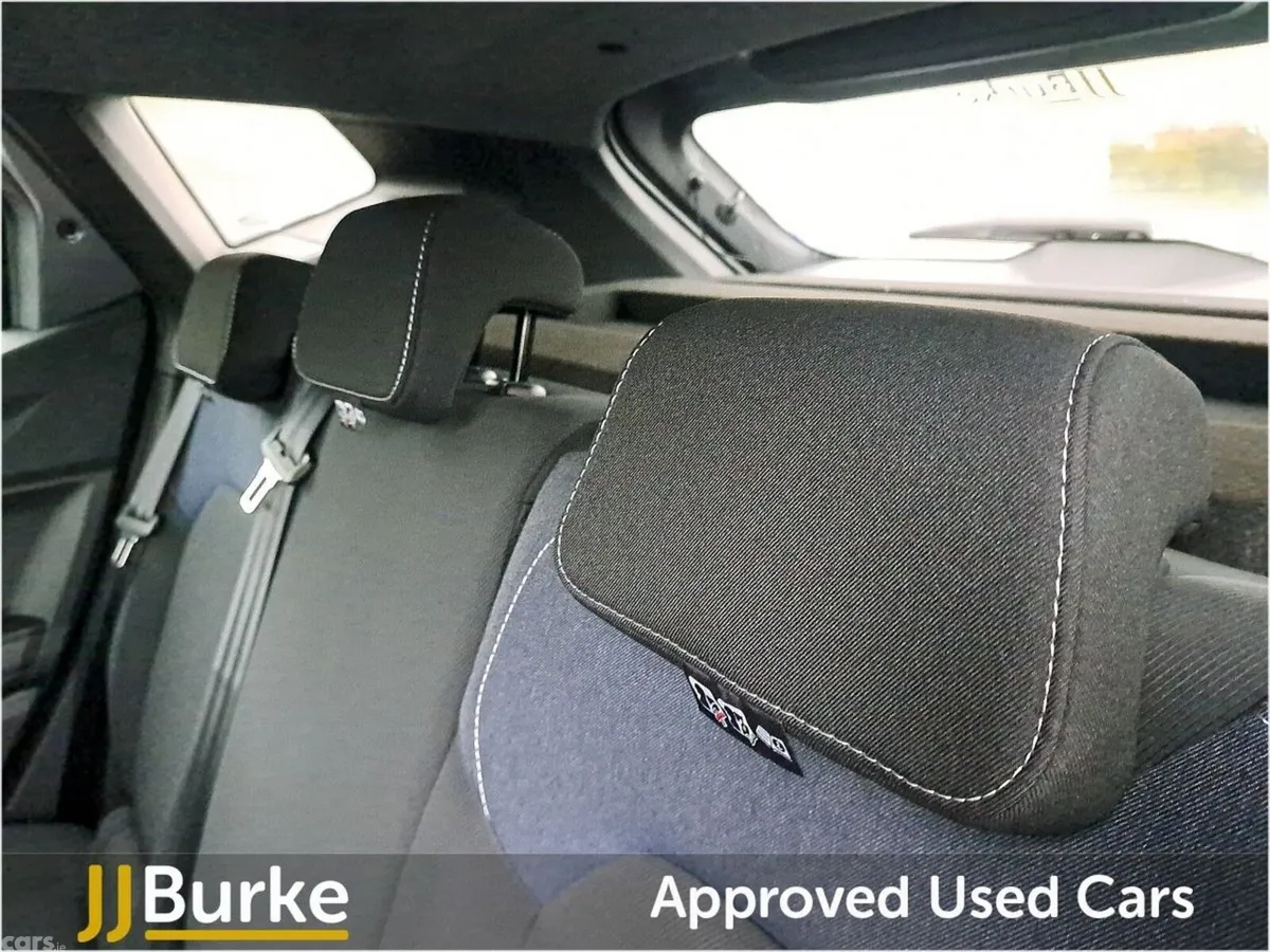 Dacia Duster SUV, Petrol Hybrid, 2026, Grey