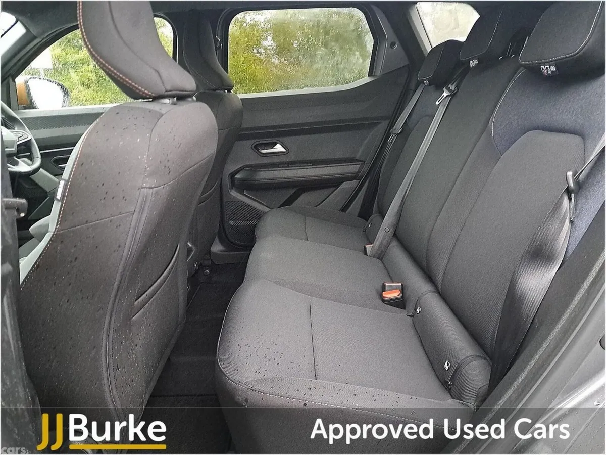 Dacia Duster SUV, Petrol Hybrid, 2026, Grey