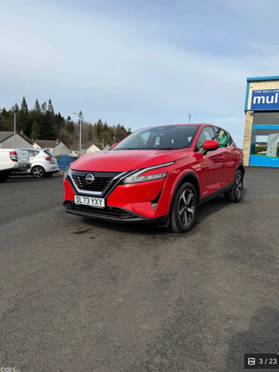 Nissan Qashqai SUV, Petrol Hybrid, 2023, Red