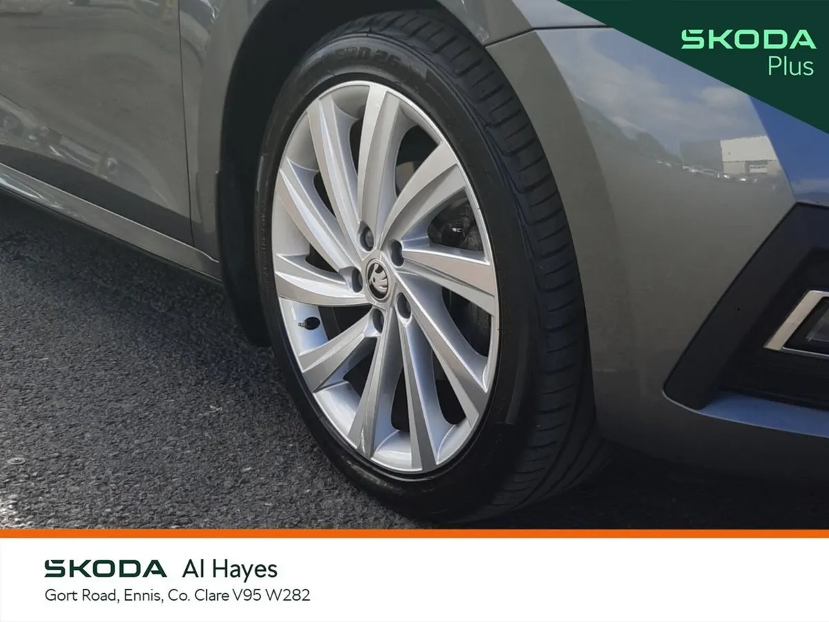 Skoda Octavia Saloon, Diesel, 2024, Grey