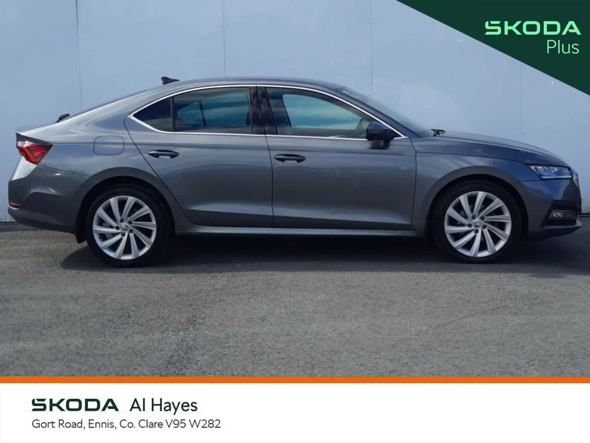 Skoda Octavia Saloon, Diesel, 2024, Grey