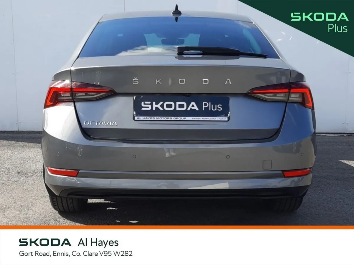 Skoda Octavia Saloon, Diesel, 2024, Grey