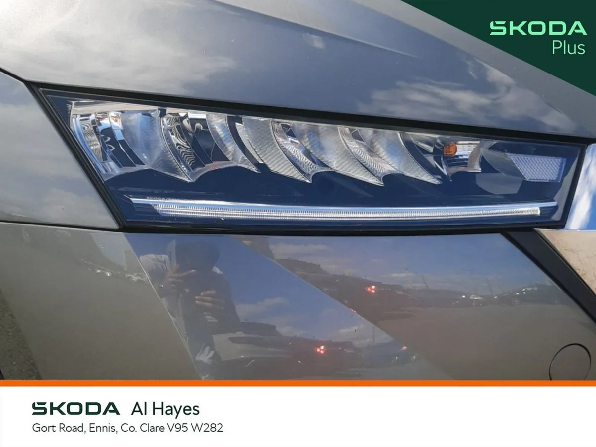 Skoda Octavia Saloon, Diesel, 2024, Grey