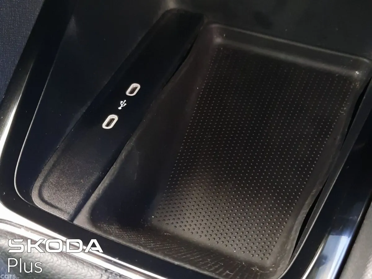 Skoda Octavia Saloon, Diesel, 2024, Grey