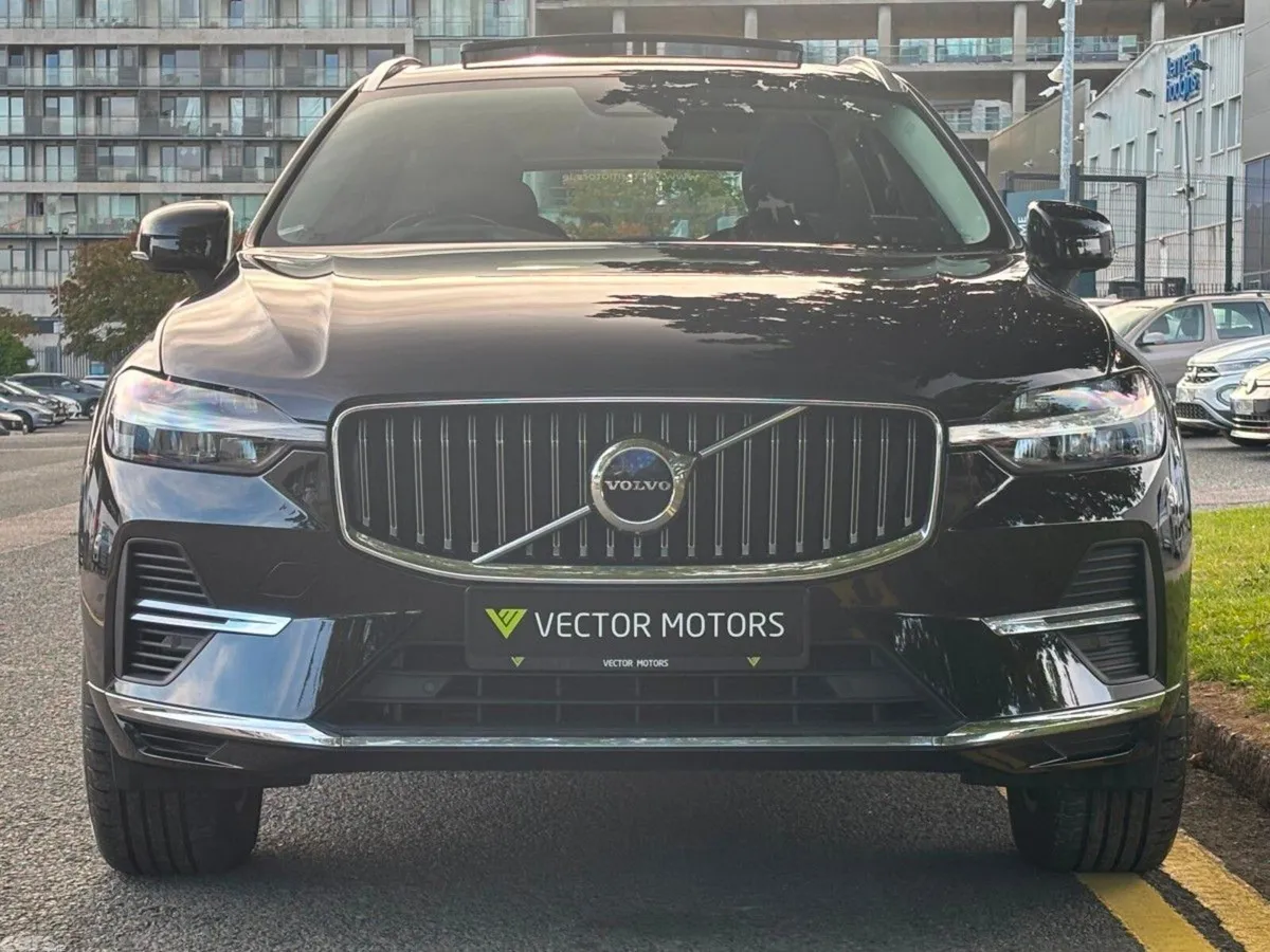 Volvo XC60 SUV, Petrol Plug-in Hybrid, 2023, Black
