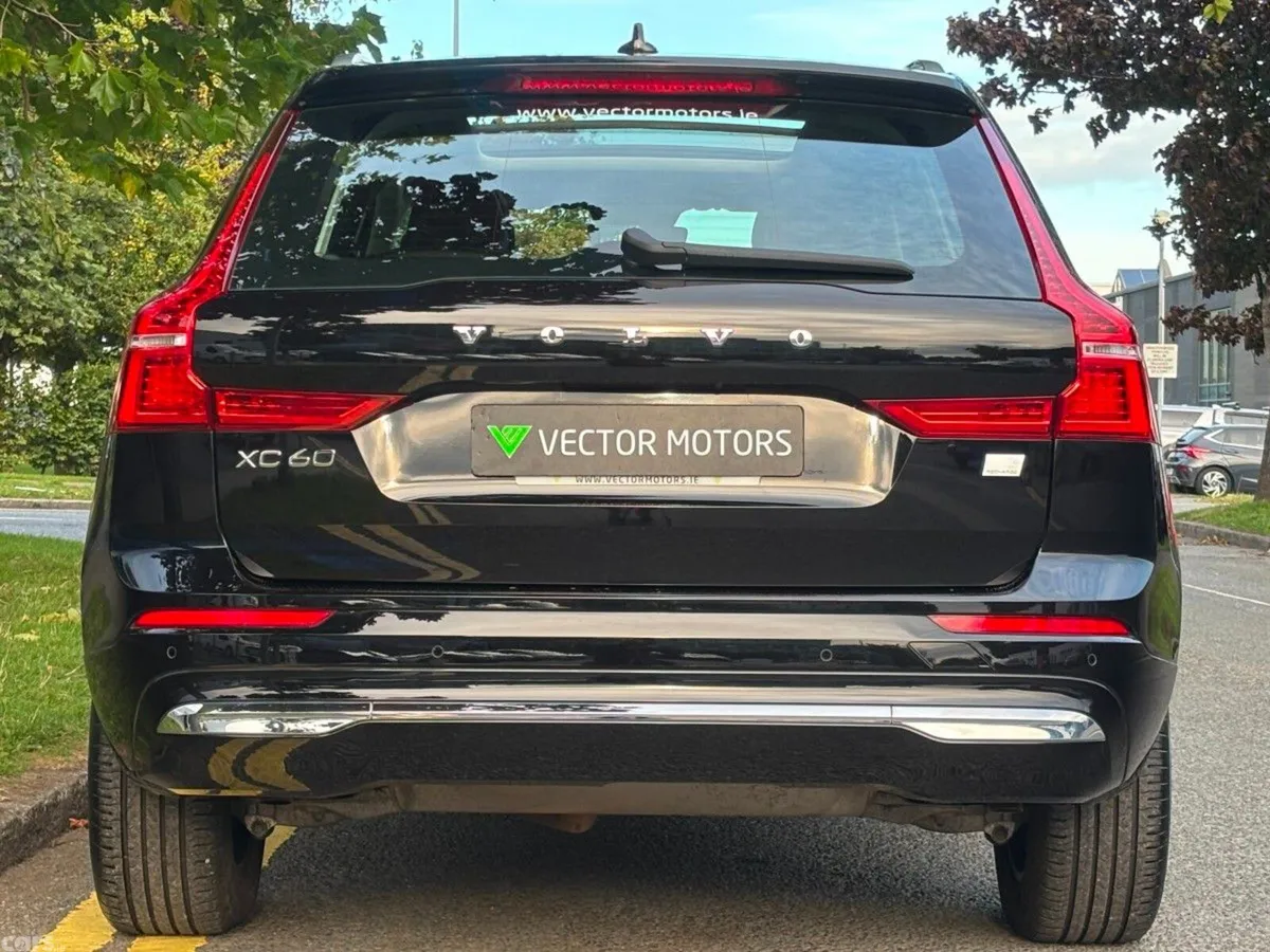 Volvo XC60 SUV, Petrol Plug-in Hybrid, 2023, Black