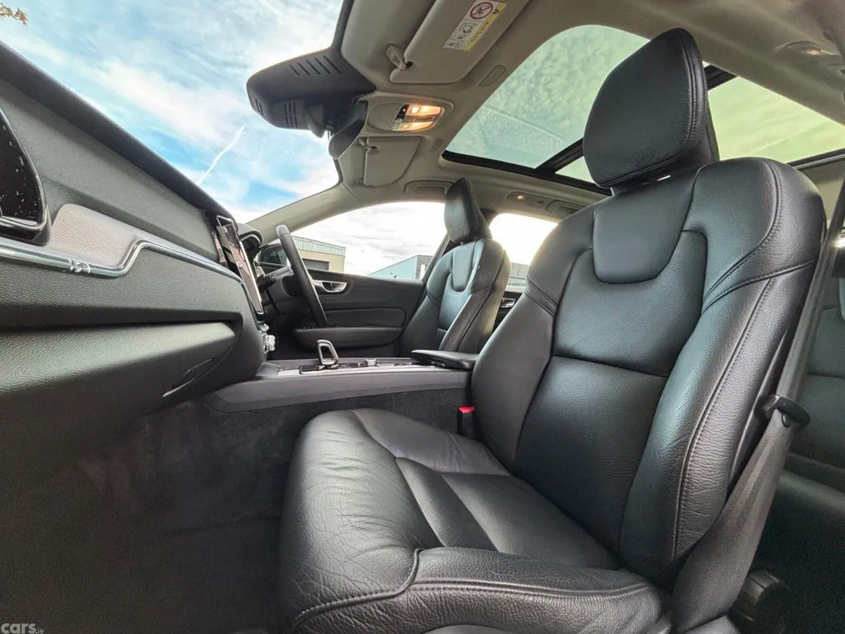 Volvo XC60 SUV, Petrol Plug-in Hybrid, 2023, Black