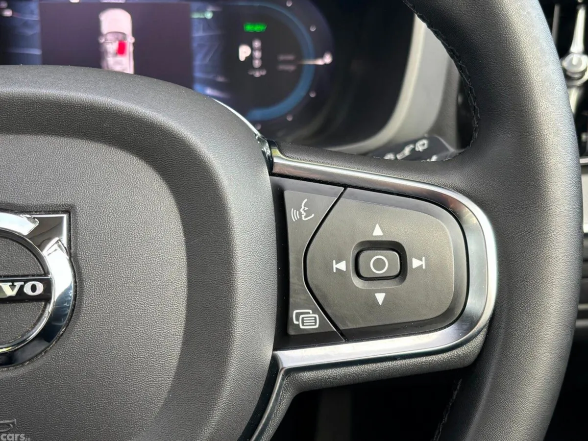 Volvo XC60 SUV, Petrol Plug-in Hybrid, 2023, Black