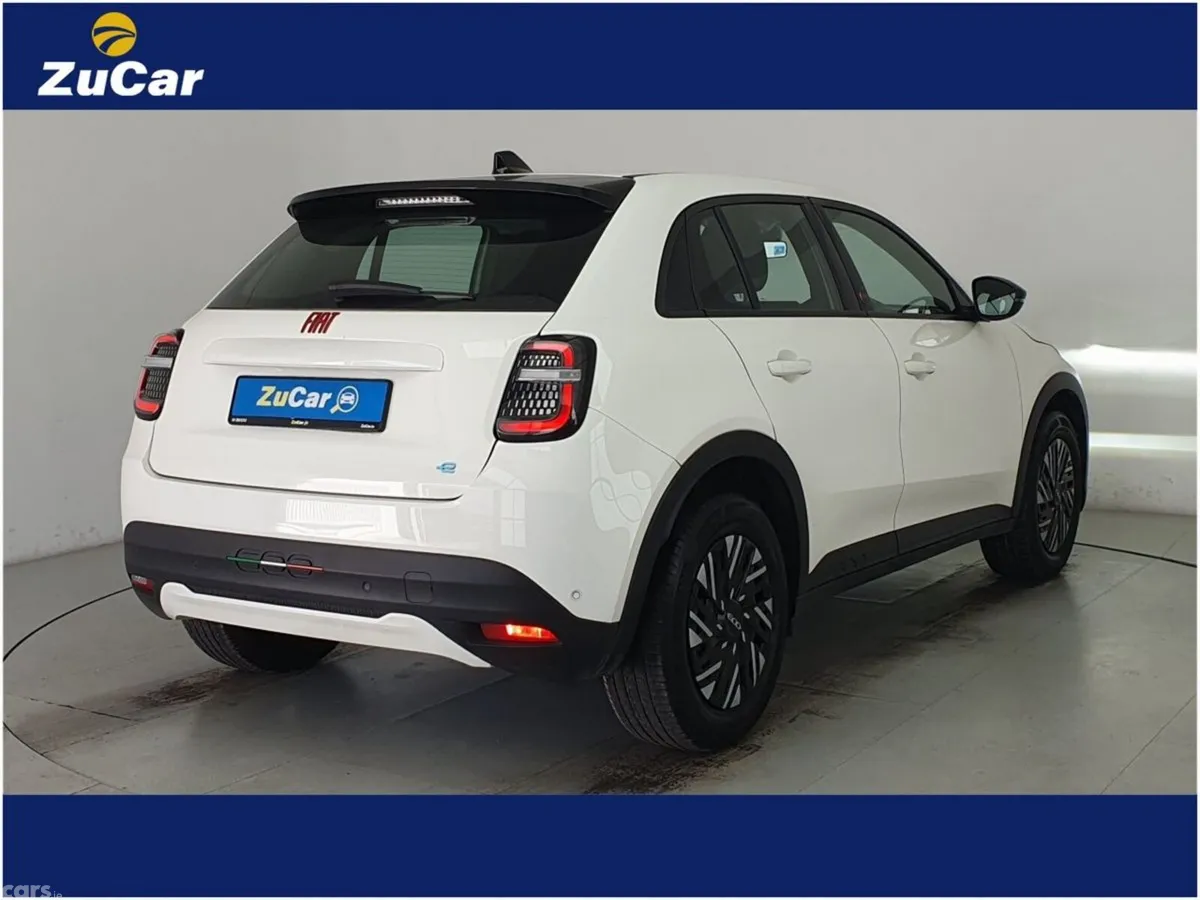 Fiat 600 Hatchback, Electric, 2025, White