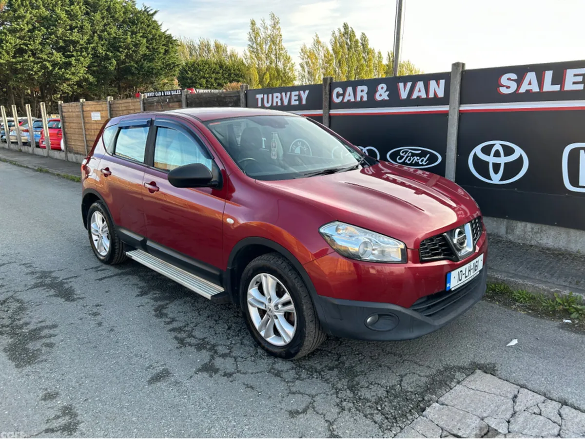 Nissan Qashqai Hatchback, Diesel, 2010, Red