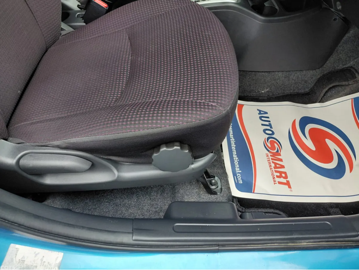 Mitsubishi Mirage Hatchback, Petrol, 2014, Blue