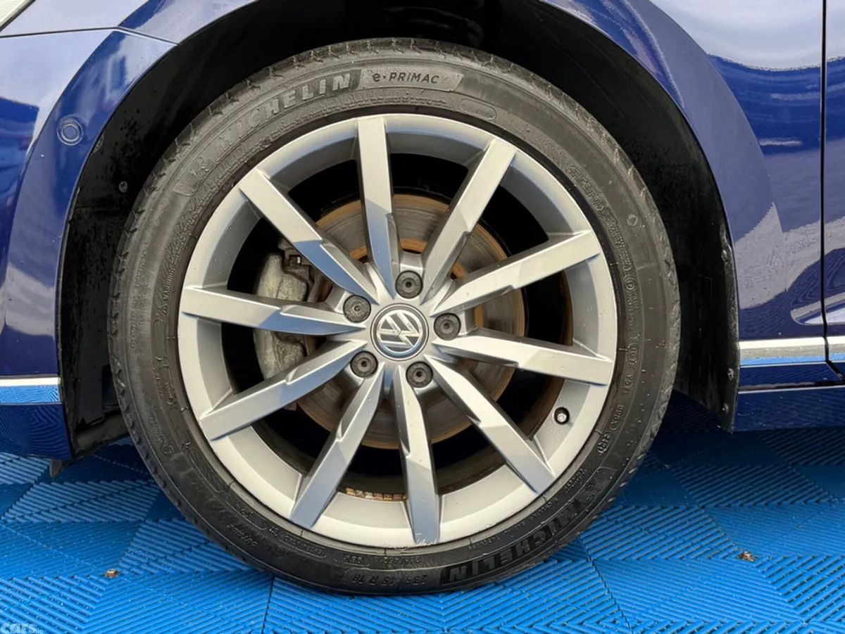 Volkswagen Passat Estate, Diesel, 2019, Blue