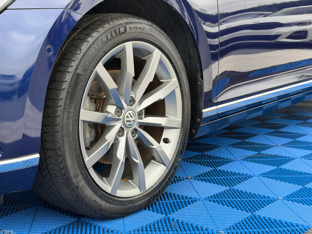 Volkswagen Passat Estate, Diesel, 2019, Blue