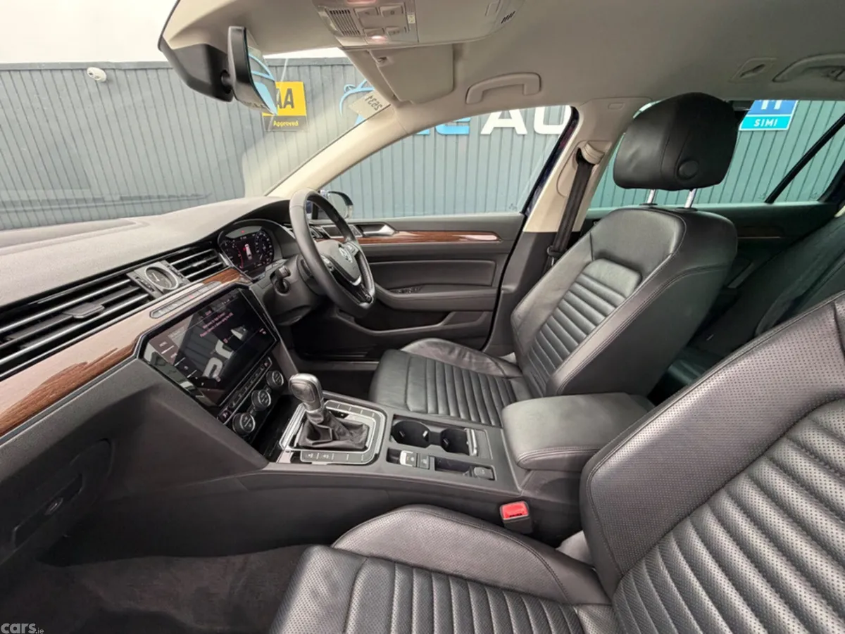 Volkswagen Passat Estate, Diesel, 2019, Blue