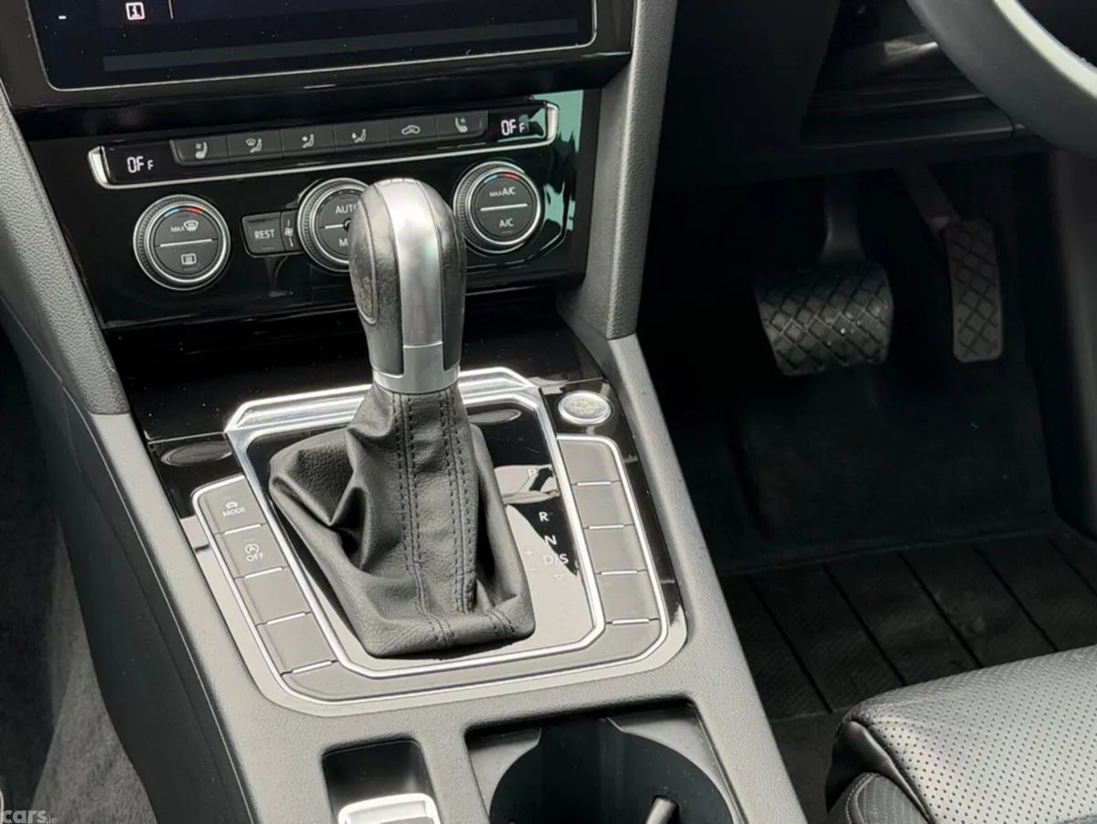 Volkswagen Passat Estate, Diesel, 2019, Blue