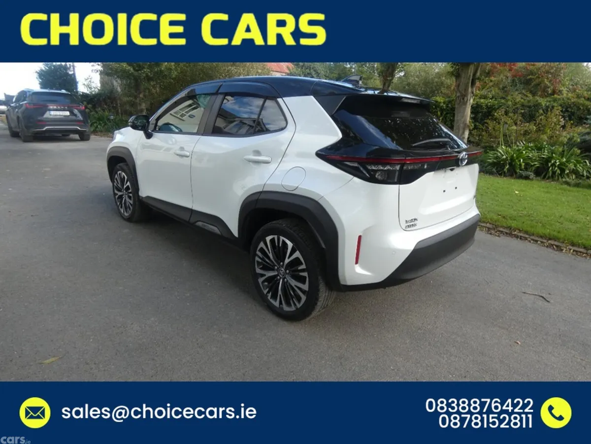 Toyota Yaris Cross Hatchback, Petrol Hybrid, 2023, White
