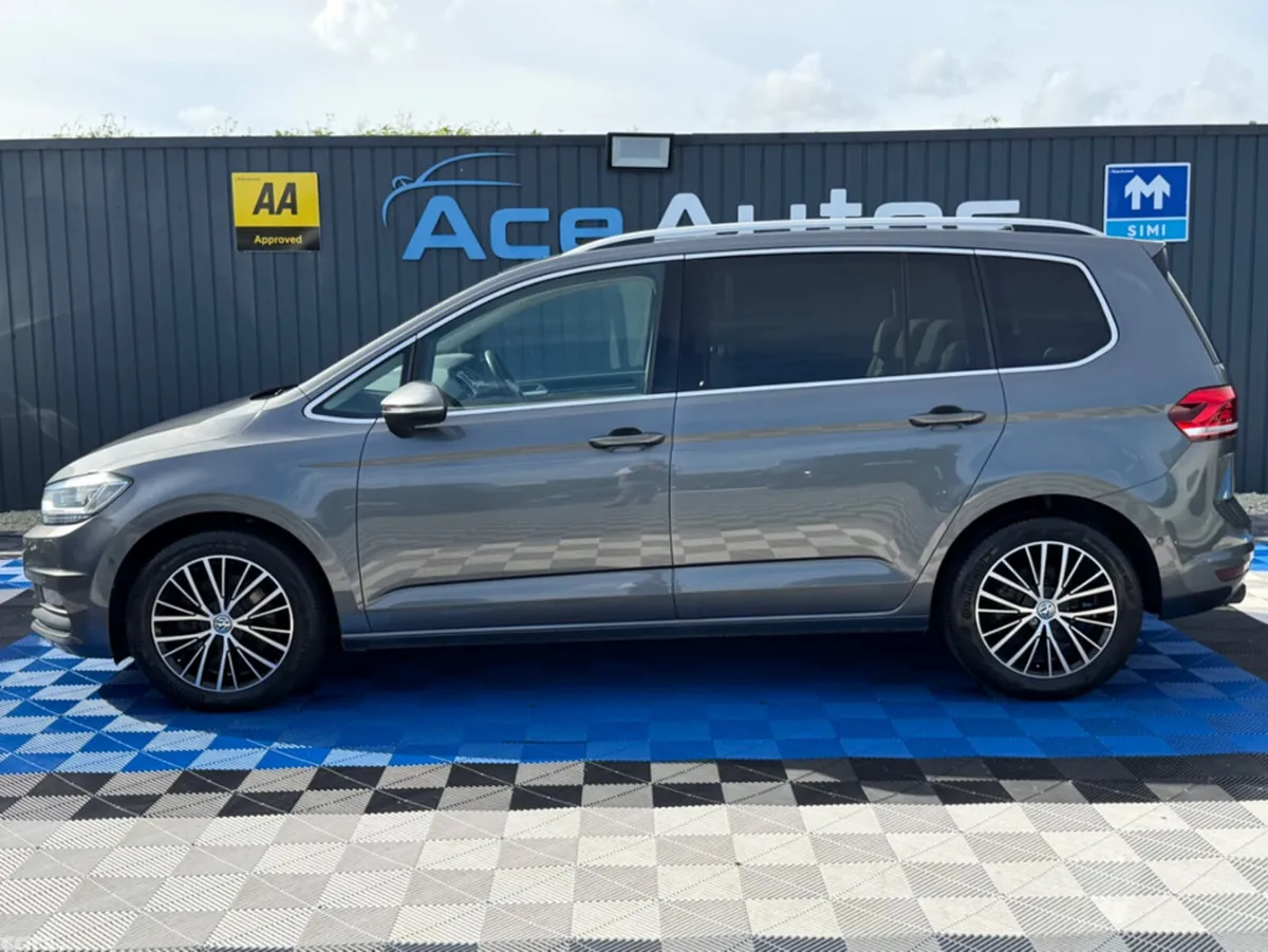 Volkswagen Touran MPV, Diesel, 2018, Grey