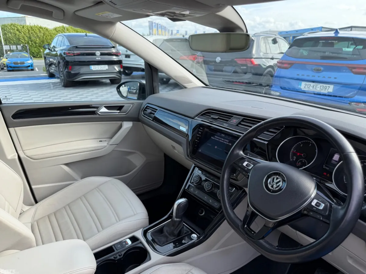 Volkswagen Touran MPV, Diesel, 2018, Grey