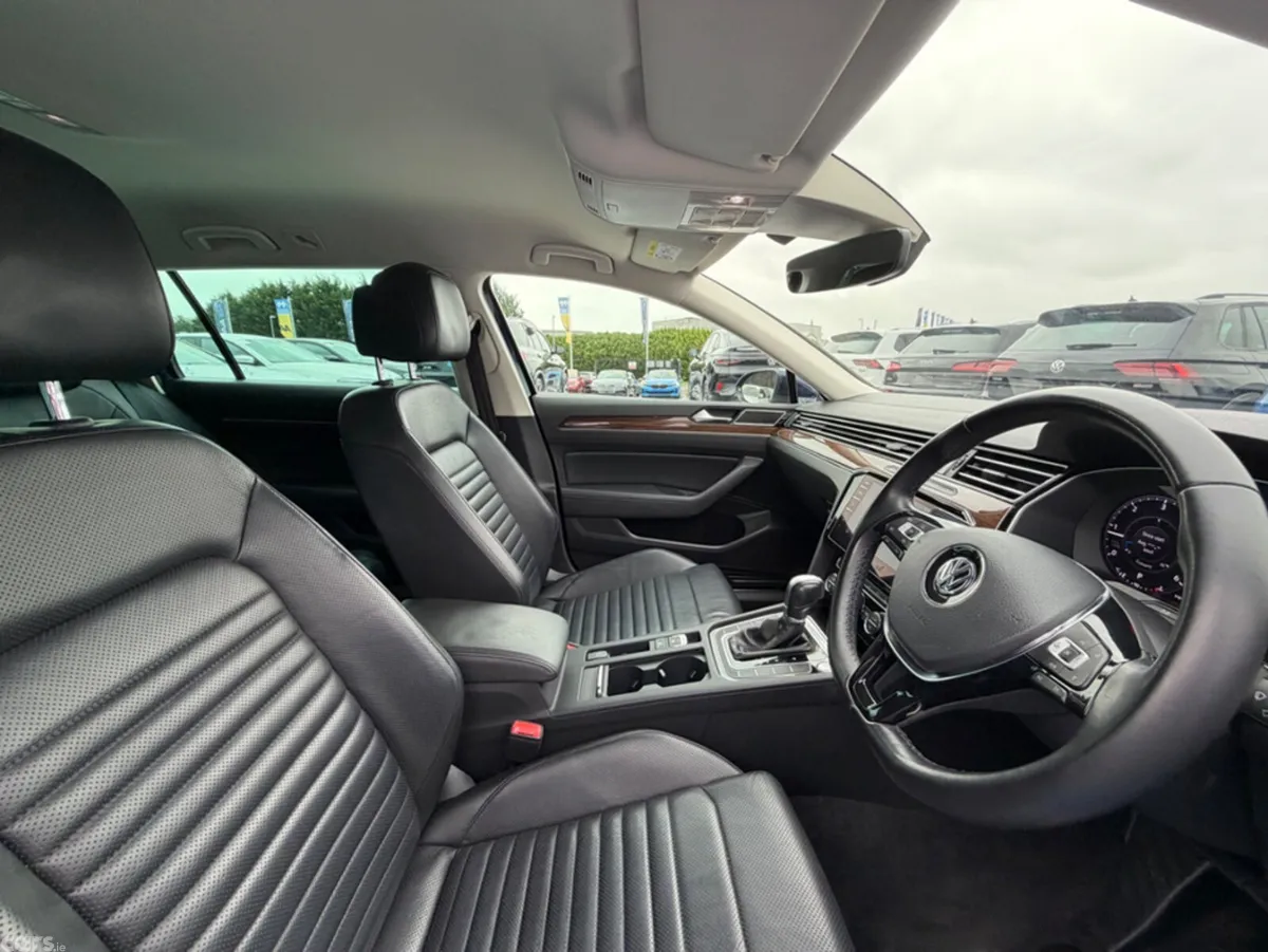Volkswagen Passat Estate, Diesel, 2019, Blue