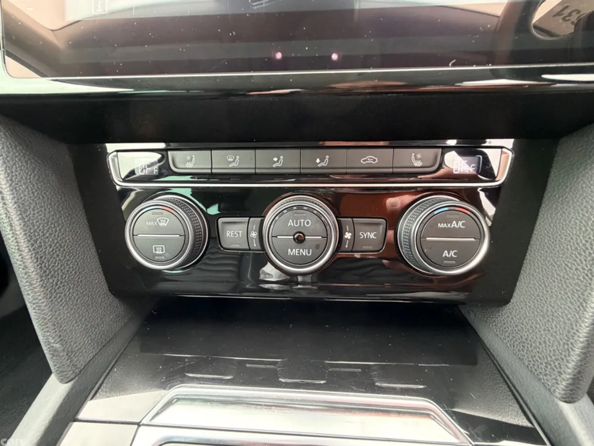 Volkswagen Passat Estate, Diesel, 2019, Blue