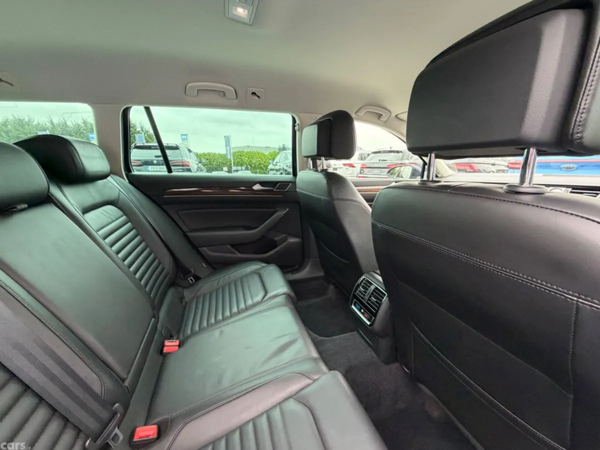Volkswagen Passat Estate, Diesel, 2019, Blue