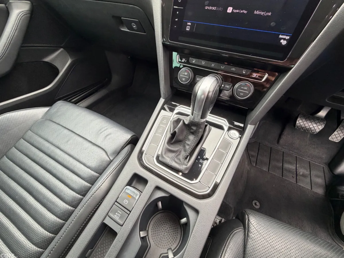 Volkswagen Passat Estate, Diesel, 2019, Blue