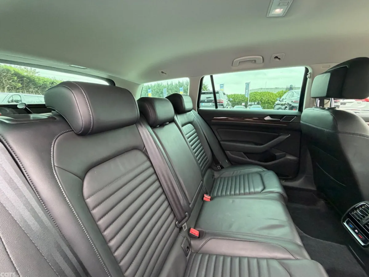 Volkswagen Passat Estate, Diesel, 2019, Blue