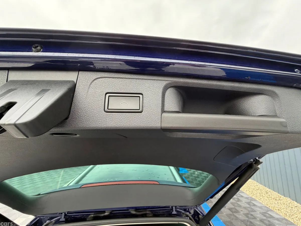 Volkswagen Passat Estate, Diesel, 2019, Blue