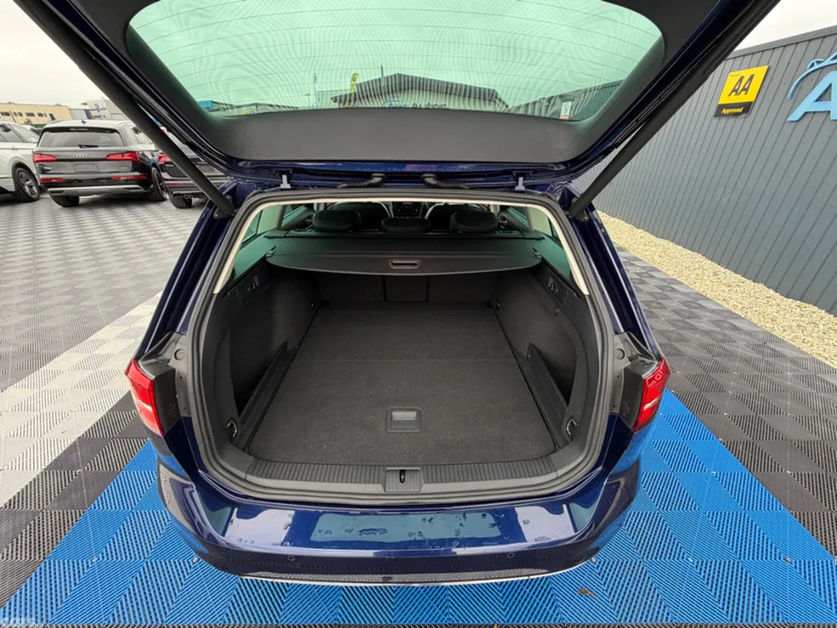 Volkswagen Passat Estate, Diesel, 2019, Blue