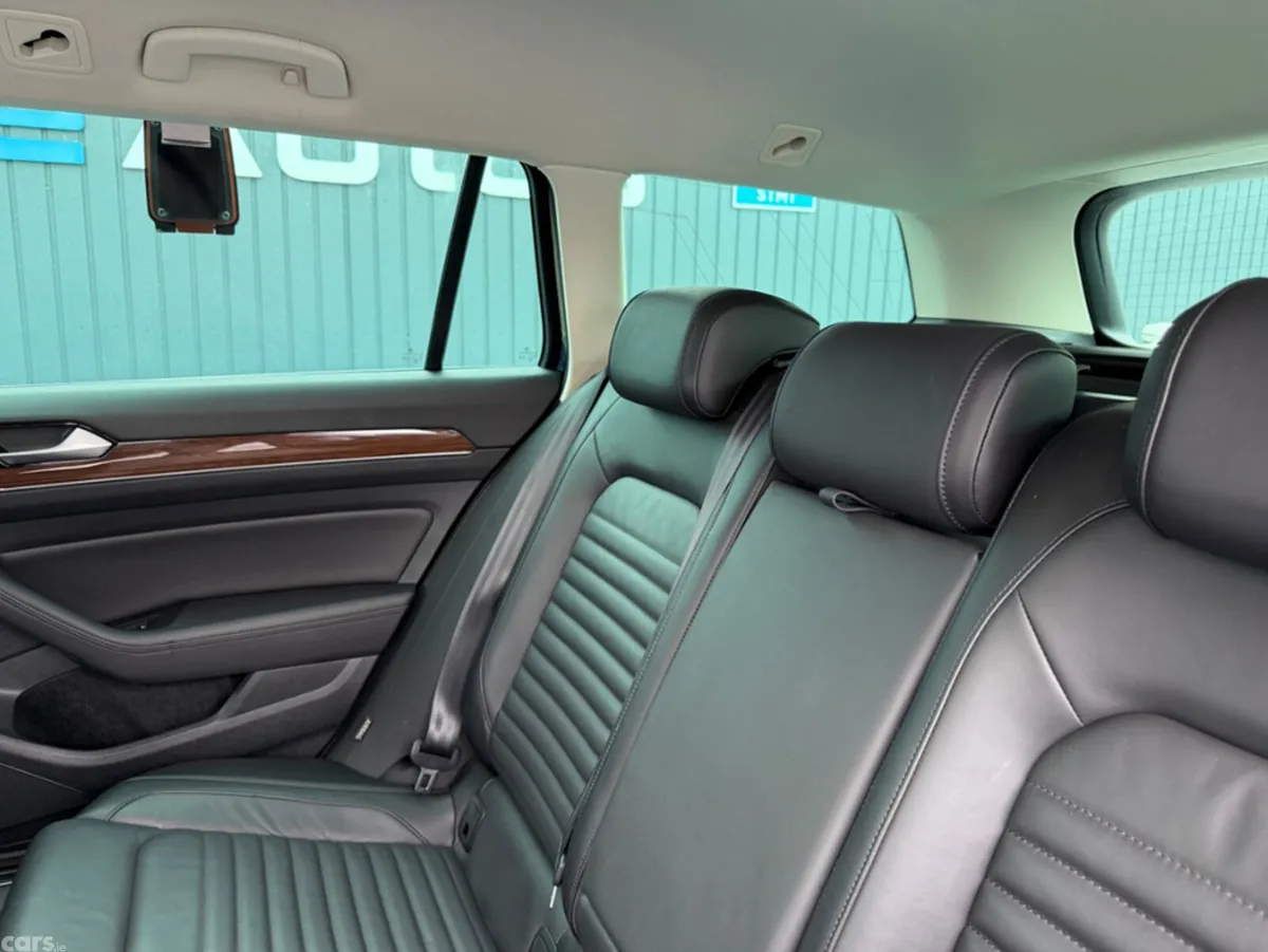 Volkswagen Passat Estate, Diesel, 2019, Blue