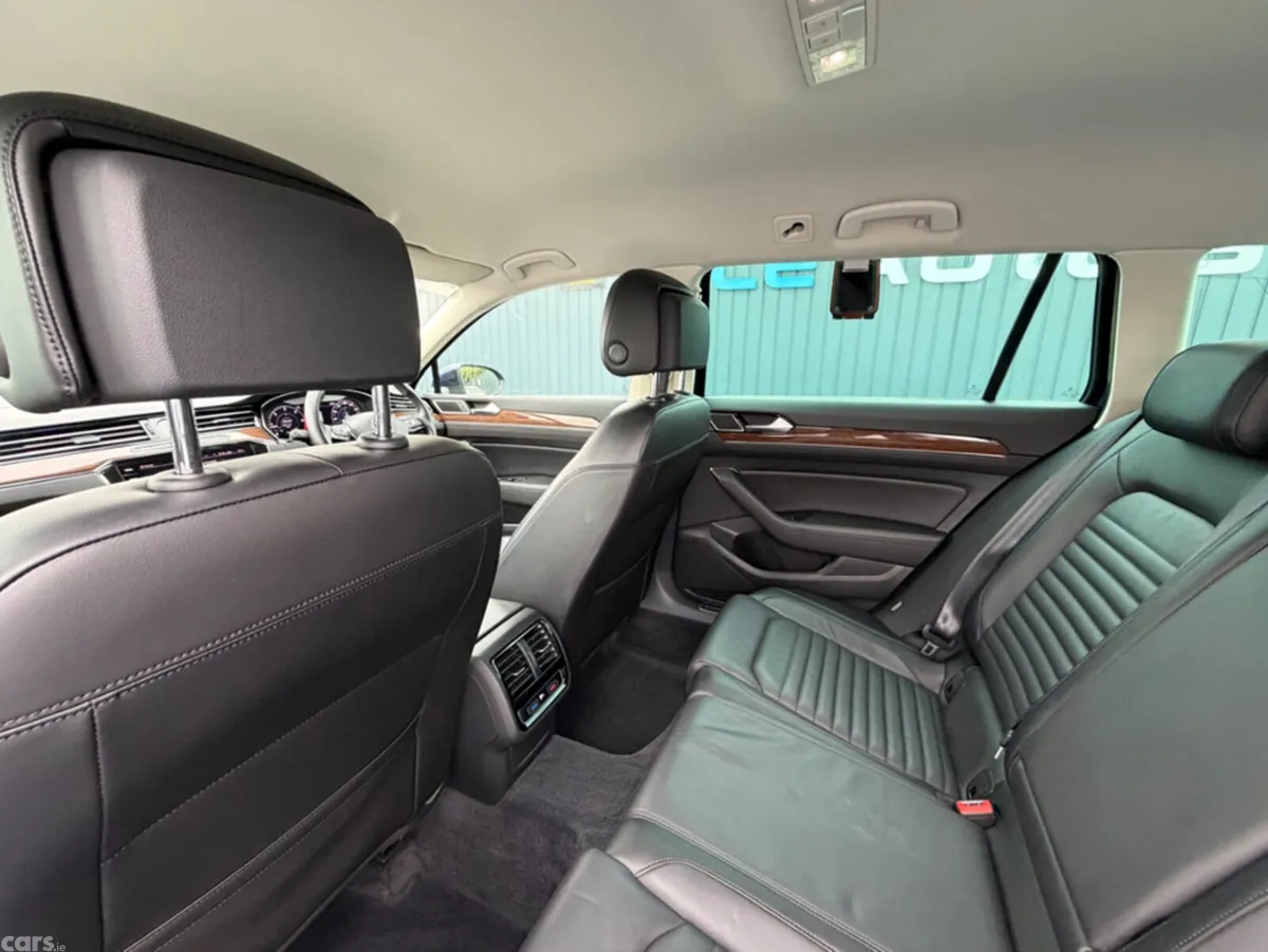 Volkswagen Passat Estate, Diesel, 2019, Blue