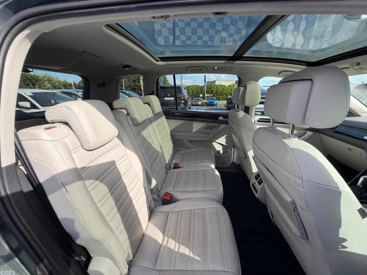 Volkswagen Touran MPV, Diesel, 2018, Grey