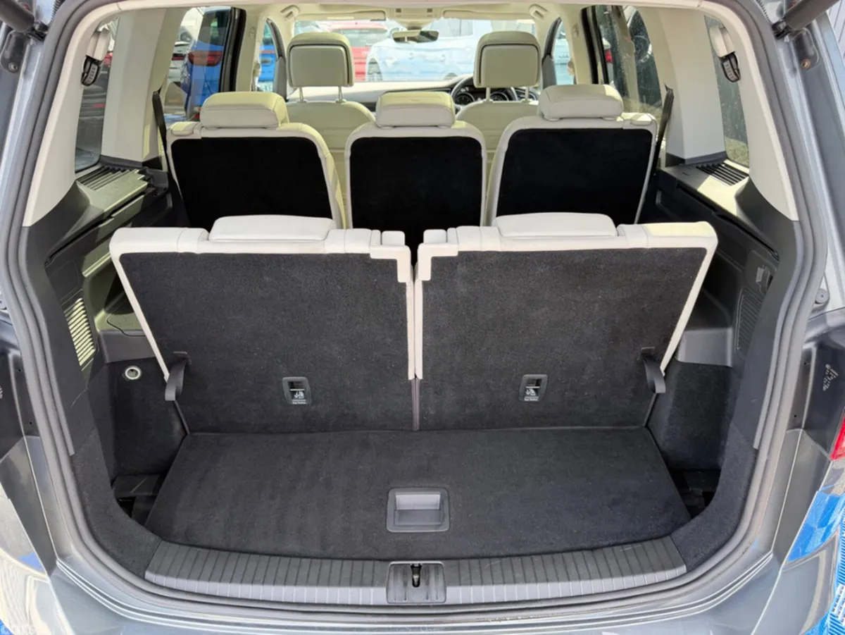 Volkswagen Touran MPV, Diesel, 2018, Grey