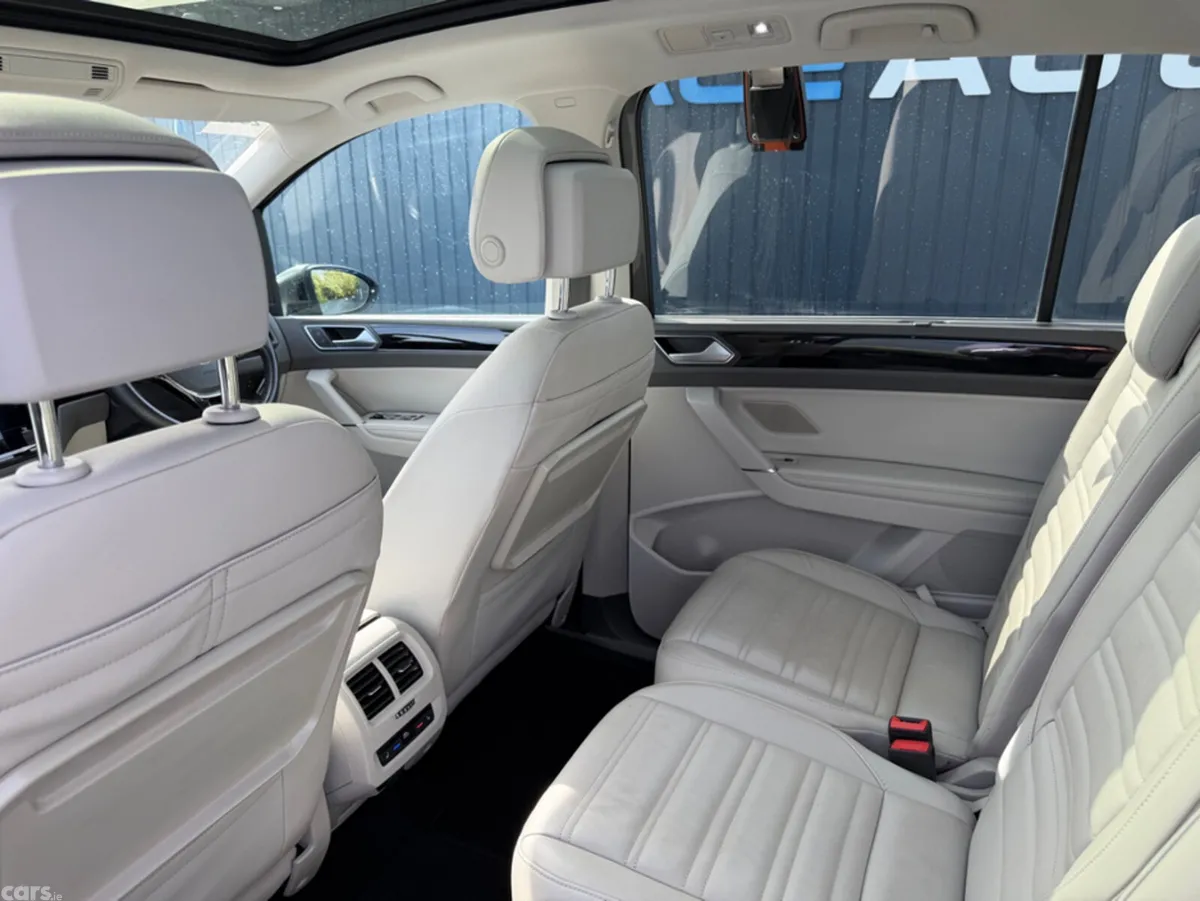 Volkswagen Touran MPV, Diesel, 2018, Grey