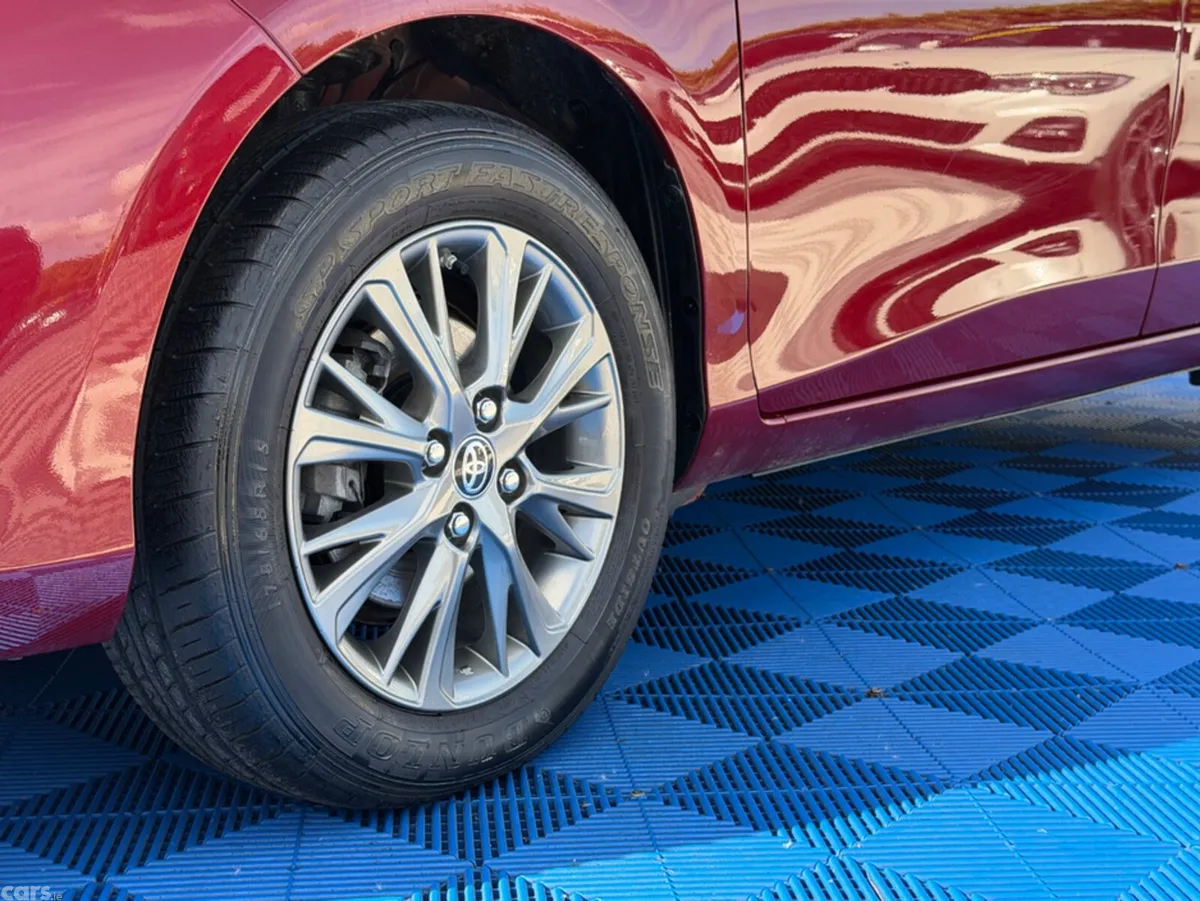 Toyota Yaris Hatchback, Petrol, 2018, Red