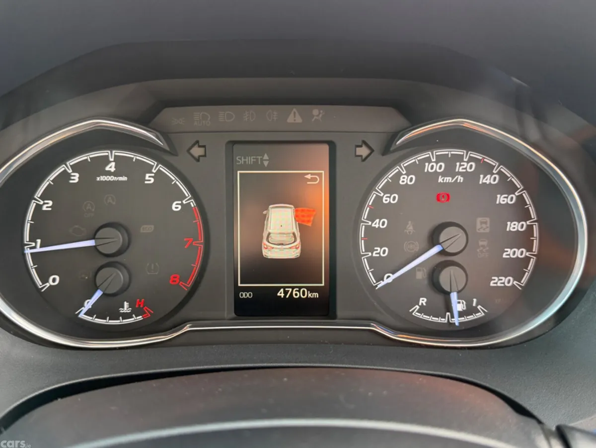 Toyota Yaris Hatchback, Petrol, 2018, Red