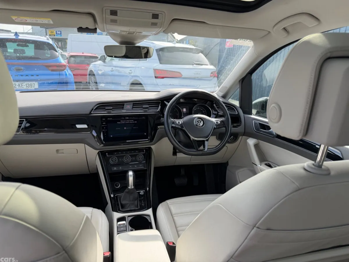 Volkswagen Touran MPV, Diesel, 2018, Grey
