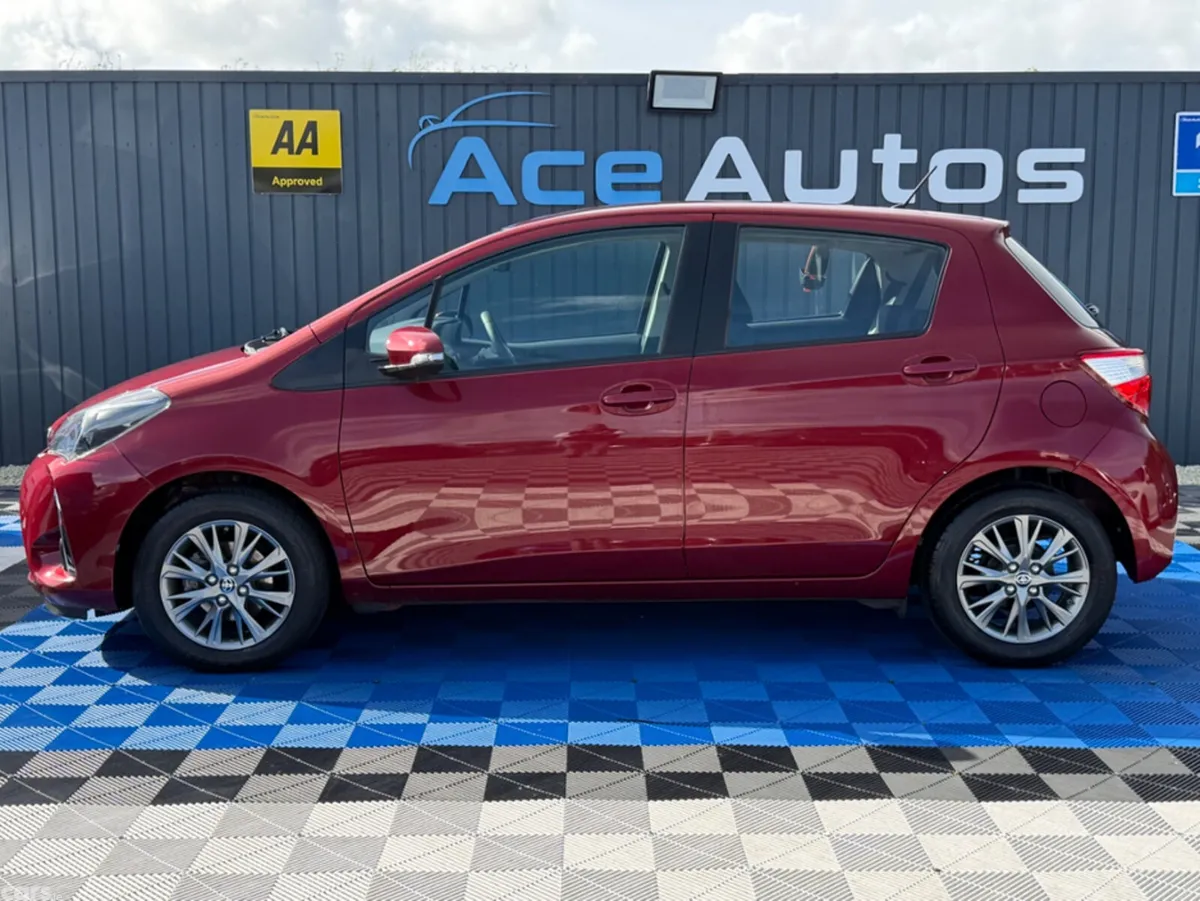 Toyota Yaris Hatchback, Petrol, 2018, Red